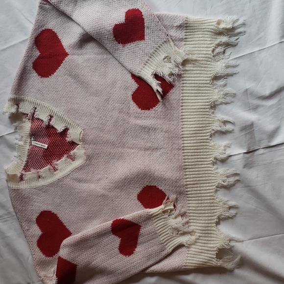 TREND SHOP HEART SWEATER - Picture 3 of 9